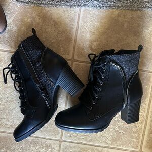 Heeled boots